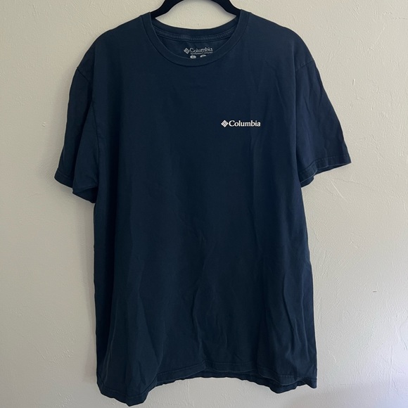 ❌SOLD❌ COLUMBIA navy blue mountains/sunset T-shirt LARGE - Picture 2 of 8